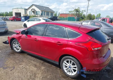 2017 Ford Focus Se z USA, uszkodzony, nr VIN 1FADP3K23HL240561